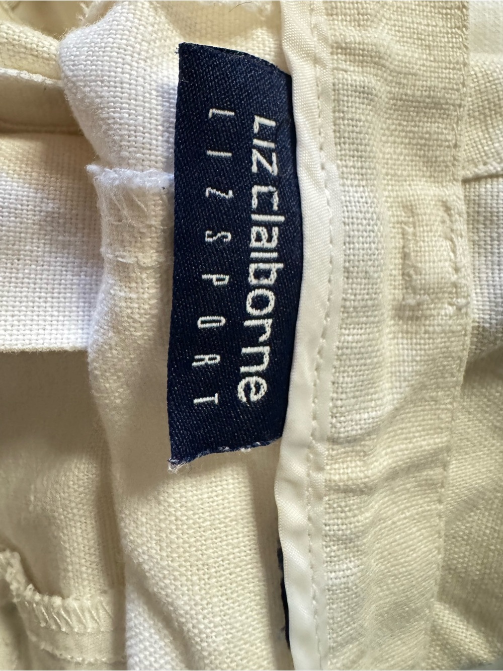 Liz Claiborne 100% Linen White Bermuda Shorts Women Size 4 Classic - Picture 6 of 6